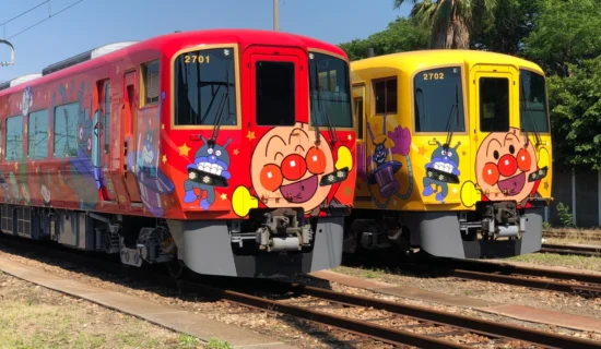 四国を走るアンパンマン列車！